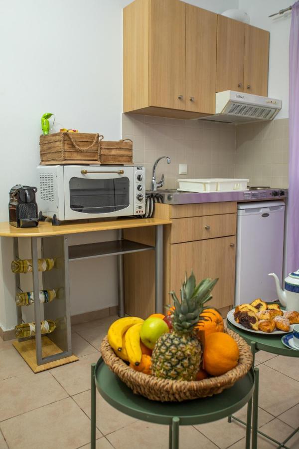 Warm Studio Apartment In Heraklion Exteriör bild