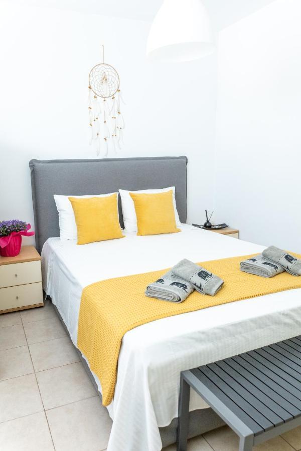 Warm Studio Apartment In Heraklion Exteriör bild